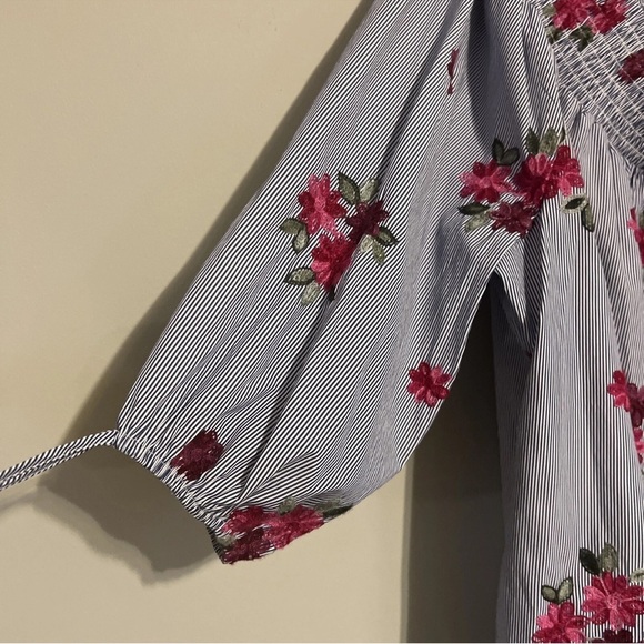 Melissa Page Shirt Women’s Medium Blue Floral Off The Shoulder Embroidered 1XL - Picture 2 of 7